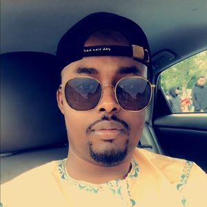 Meet your Posher, Hussein